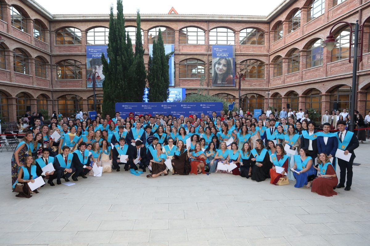 Una nova generació de juristes, criminòlegs i politòlegs es gradua a la CEU UAO